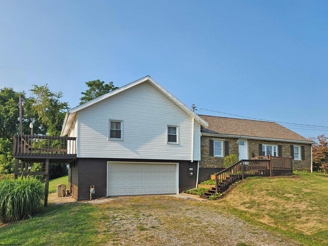 Primary Photo - 2726 Stewartstown Rd