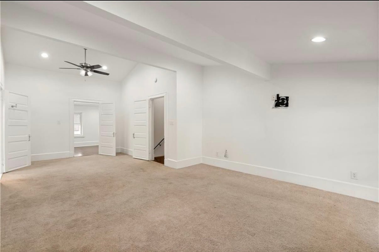 Building Photo - 5815 S Robertson St