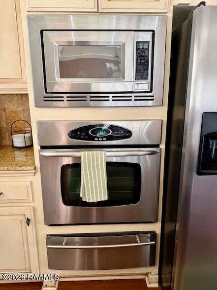 Building Photo - 4017 Coco Miquel Rd