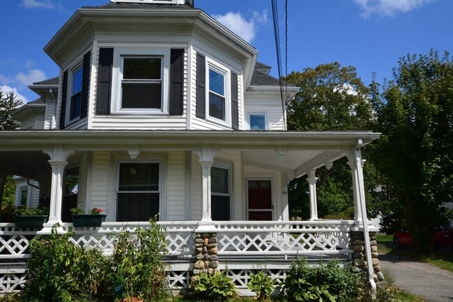 Primary Photo - 116 Pond St