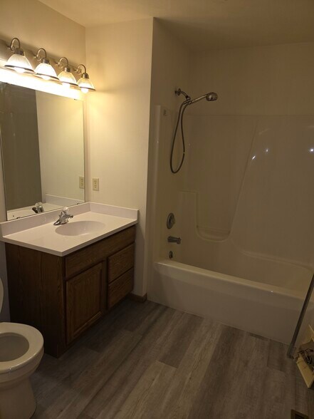 Building Photo - 1131 Stonewood Xing