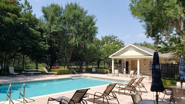 Building Photo - Beautiful 3/2.5 Spacious Townhome with a 2...