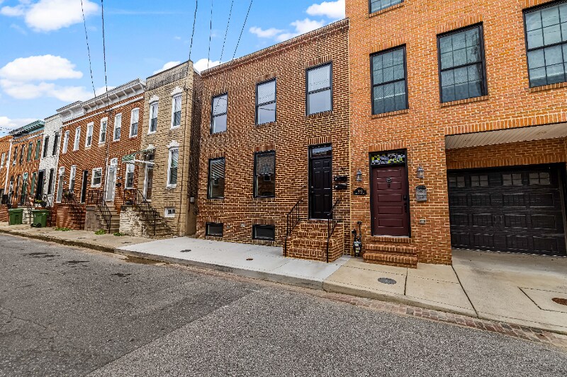 Primary Photo - 1439 Haubert St