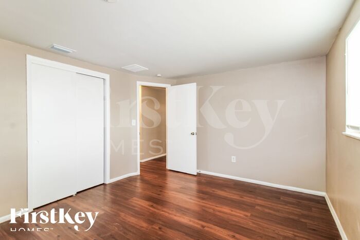 Building Photo - 4125 Woodsville Dr