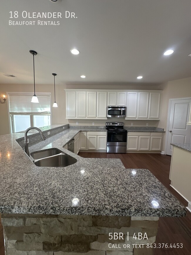 Building Photo - 18 Oleander Dr