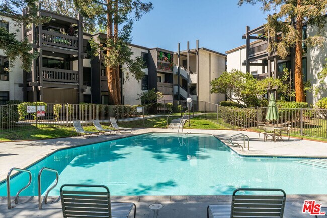 Building Photo - 7742 Redlands St