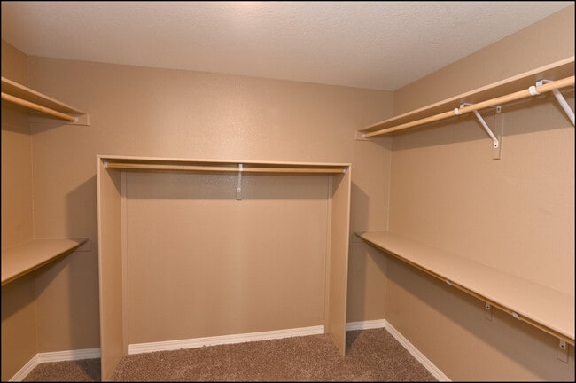 Building Photo - 4628 Marisabel Azcarate St
