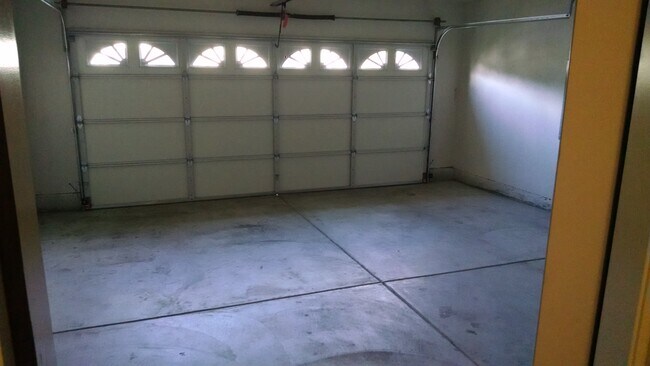Building Photo - 2060 Northwest Arroyo Ridge Avenue