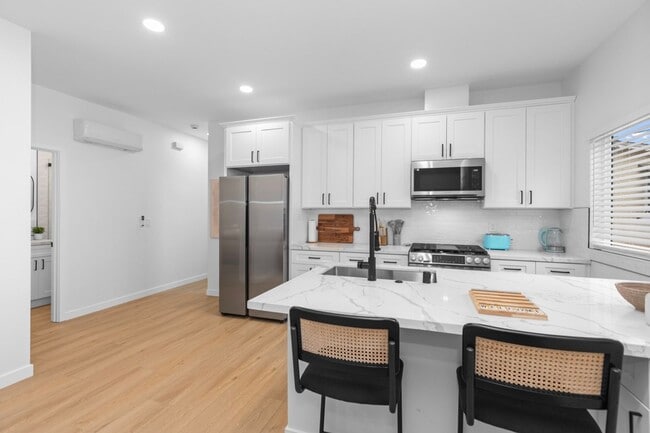 Building Photo - 6409 Richard St