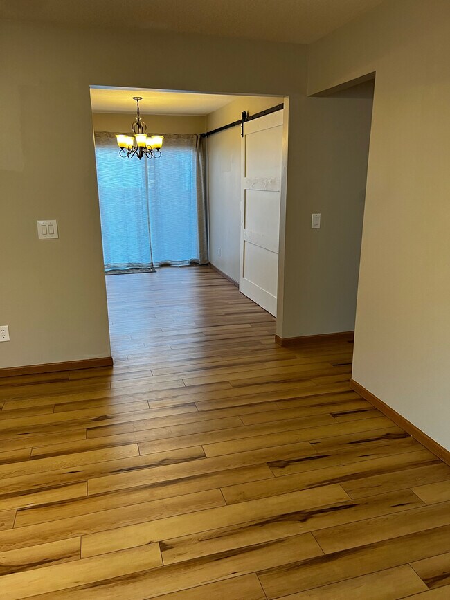 Building Photo - 731 S Sandusky St