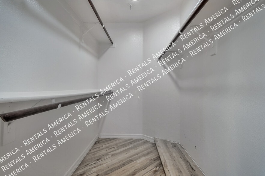 Building Photo - 5104 N 32nd St