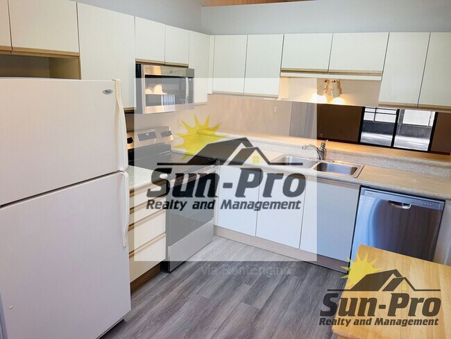 Building Photo - 1113 Oak Forest Cir