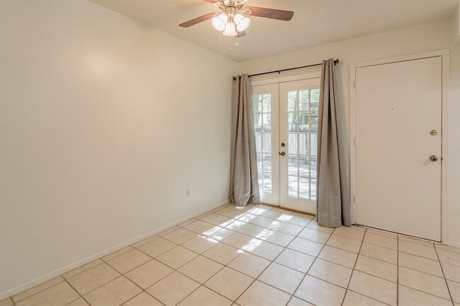 Building Photo - 80 S Wavy Oak Cir