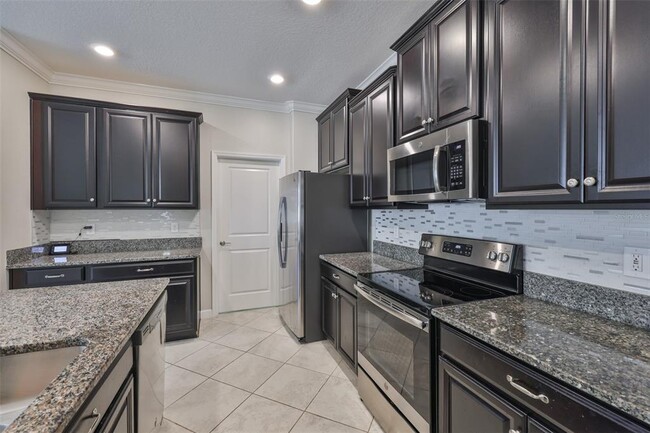 Building Photo - 9904 Victory Gallop Loop