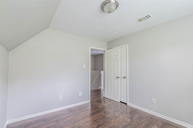 Building Photo - 5134 Cotter Ln