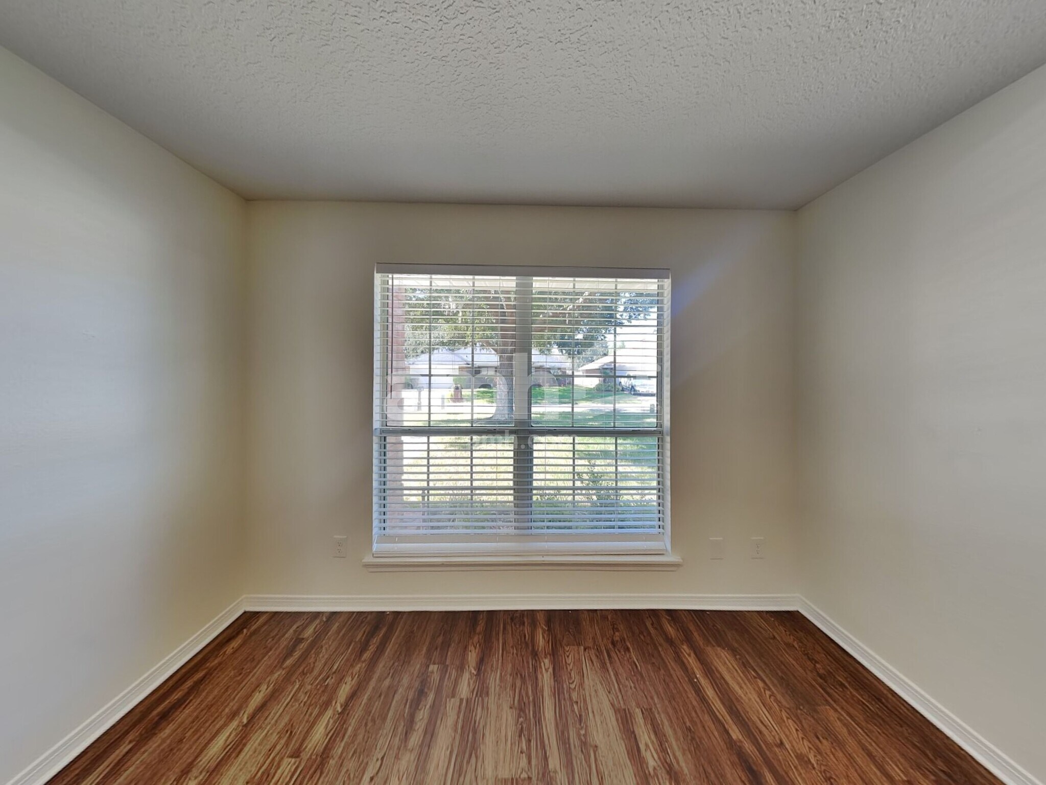 Building Photo - 3256 Silverado Cir