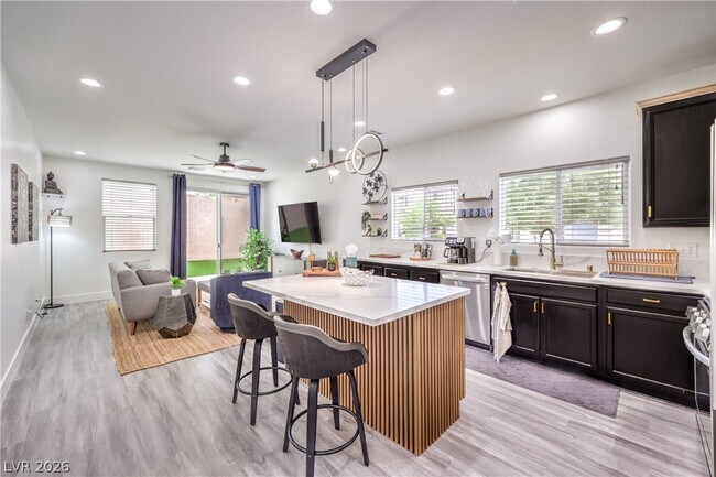 Building Photo - 10762 Flame Vine Ct