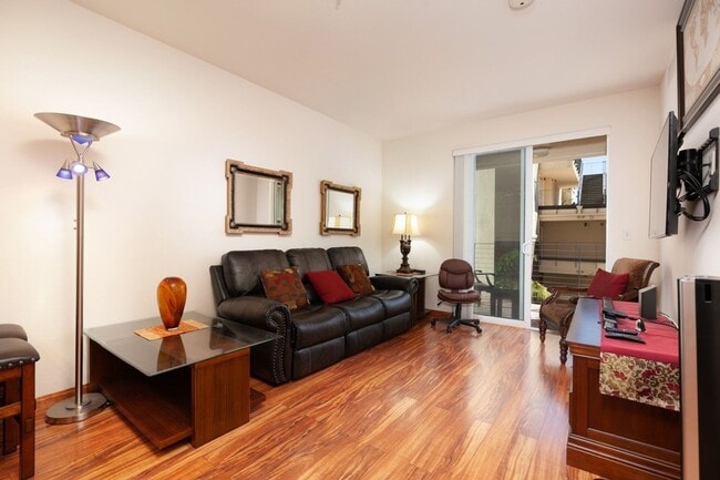 Building Photo - Furnished 2 bedroom with flex office space near Convention Center Downtown!