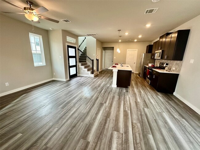 Building Photo - 3121 Moontide Ln