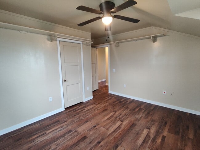 Building Photo - Richland Single Family Home in large lot