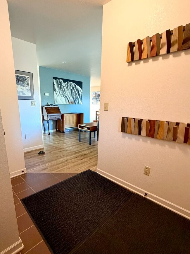 Building Photo - 6841 Crooked Tree Dr