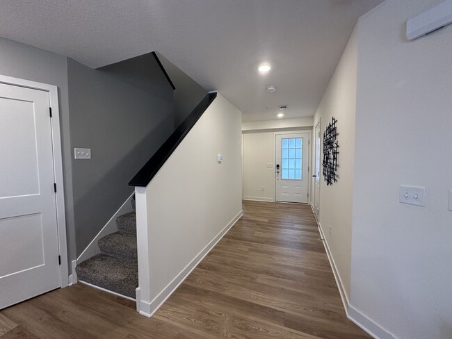 Building Photo - 2122 Ada Dr