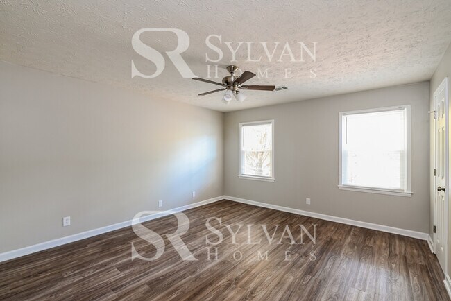 Building Photo - Fall in love with this beautiful 3 bedroom, 2.5 bathroom home