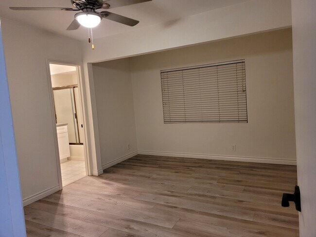Master bedroom - 2180 Elm St
