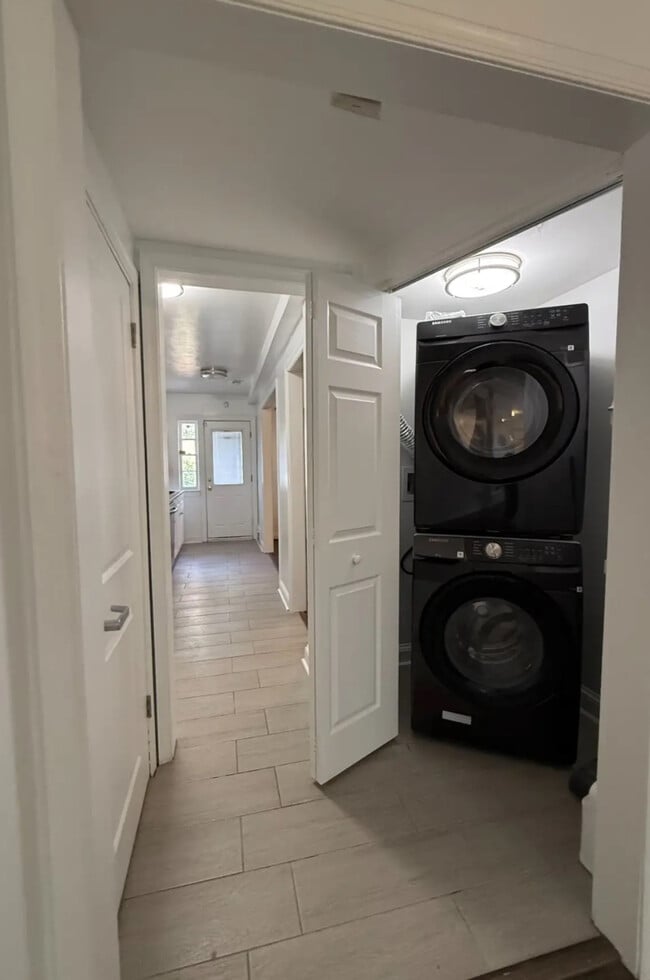 Building Photo - 1714 E St NE