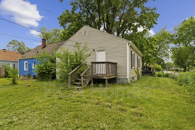 Building Photo - 1853 Medford Ave