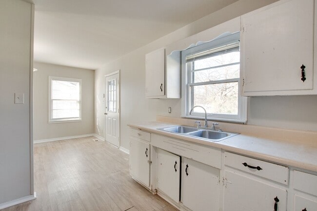 Building Photo - 1715 Chester St NW