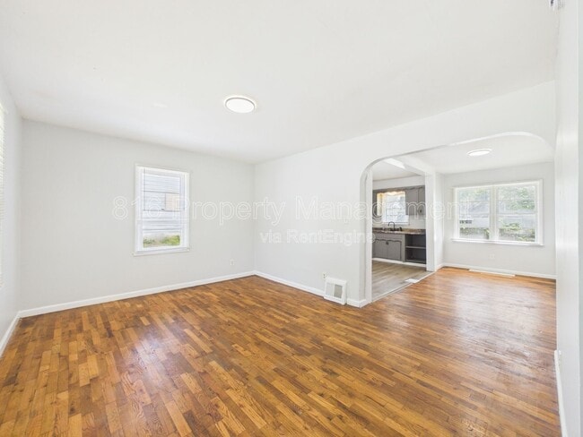 Building Photo - 10323 East 20th St S