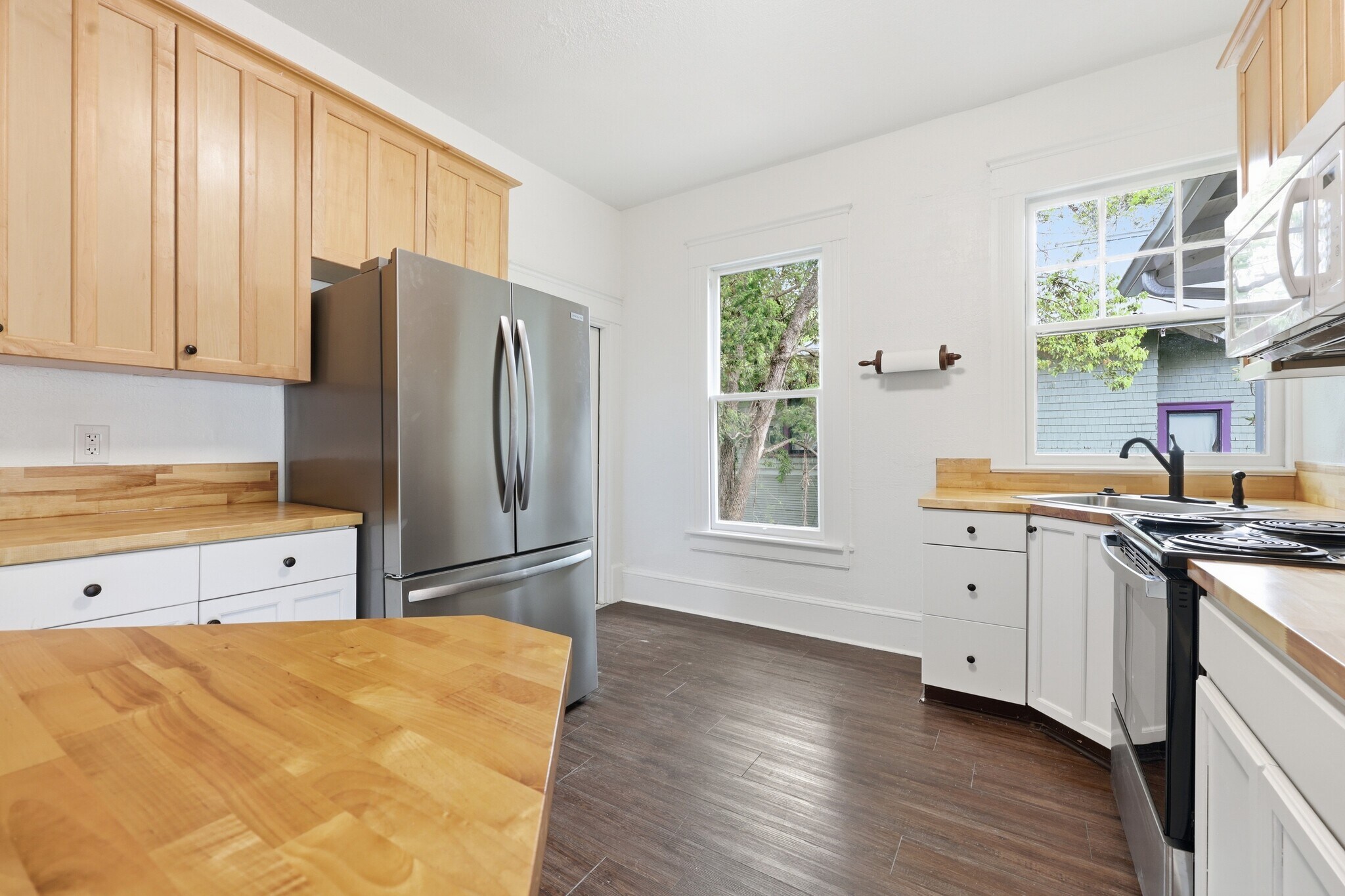 Kitchen - 2253 Herschel St