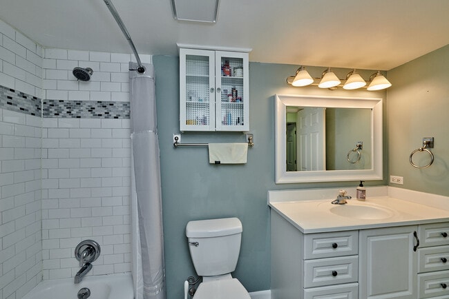 Building Photo - 1066 Florimond Dr