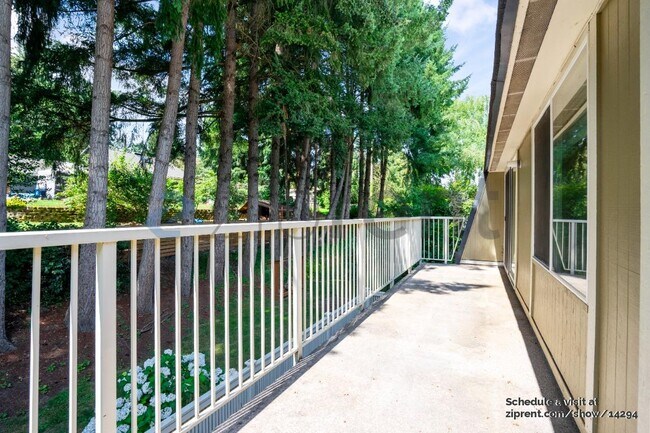 Building Photo - 9807 NE 124th St