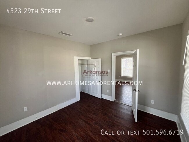 Building Photo - 4523 W 29th St