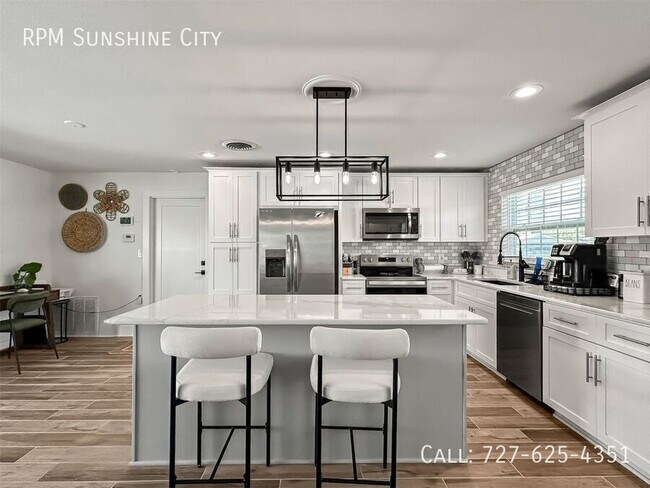 Building Photo - 280 79th Ave N