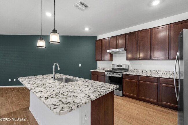 Building Photo - 12366 N Cervelli Ave