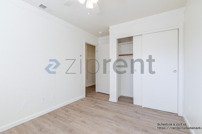 Building Photo - 2703 Albany Ave