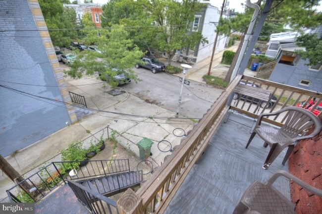 Building Photo - 3422 Chestnut Ave