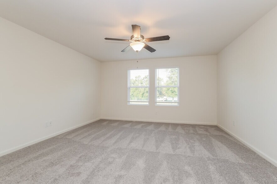 Building Photo - 440 Harlow Dr