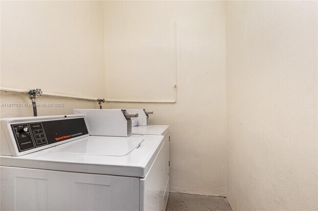 Building Photo - 1035 SW 4th St