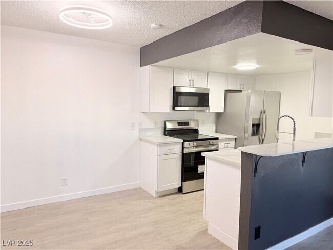 Building Photo - 601 Cabrillo Cir