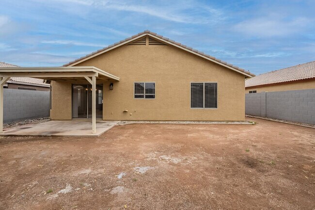 Building Photo - 338 N 152nd Dr