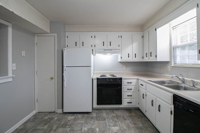 Building Photo - 363 Peabody Dr