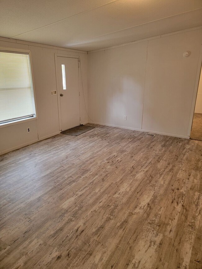 Building Photo - Adorable 3/2 in Homosassa!!
