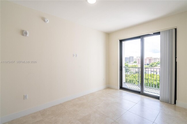 Building Photo - 1091 Galiano St