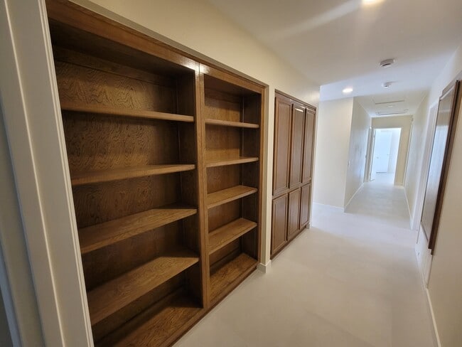 Building Photo - 462 Avenida Adobe