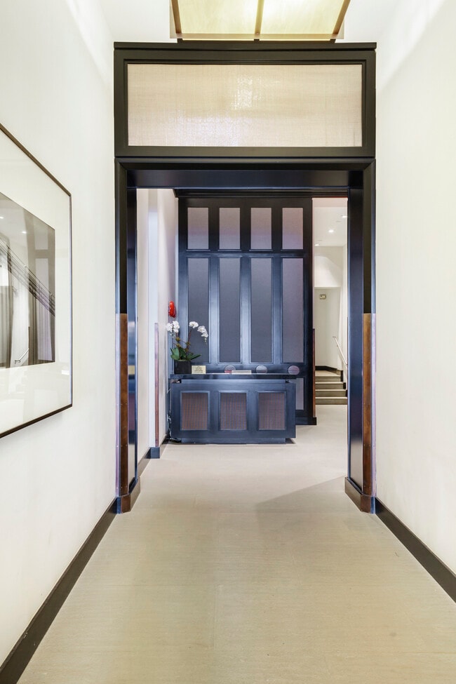 Building Photo - 22 Mercer St