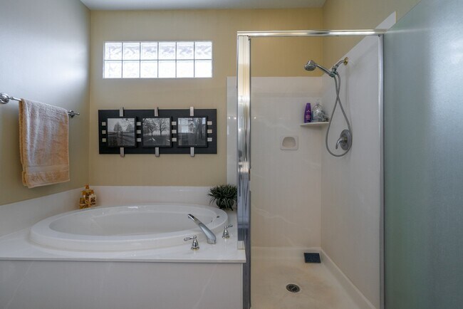 Building Photo - Fully Furnished 3 Bedroom Home In Coral Canyon With Community Amenities